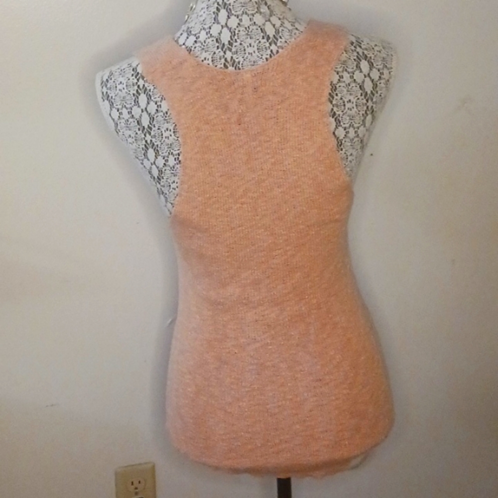 🌸Women's Gorgeous Pink/Peach FP V Neck Sweater Tank - Picture 5 of 10